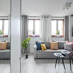 Urbanest Center Mat2a *