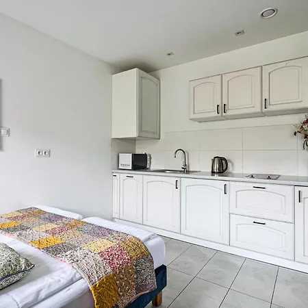 Urbanest Center Mat2a *