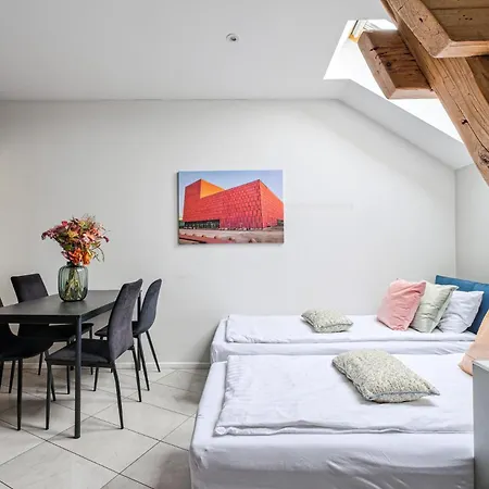 Urbanest Center Mat2a 아파트 *