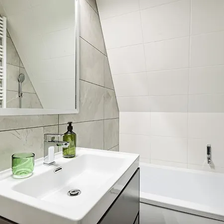 Urbanest Center Mat2a * 카토비체