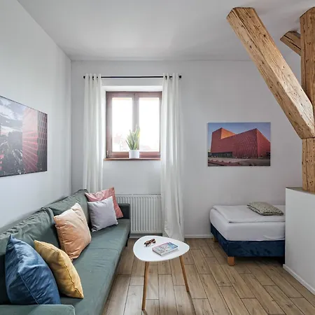 Urbanest Center Mat2a 아파트 *