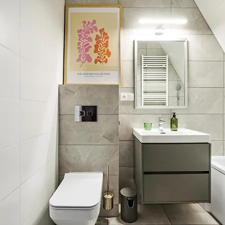 Urbanest Center Mat2a 아파트 *