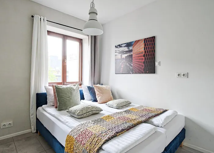 Urbanest Center Mat2a דירה *