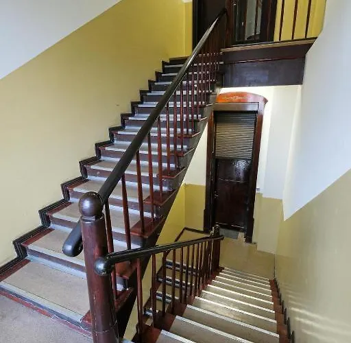 Urbanest Center Mat2a *