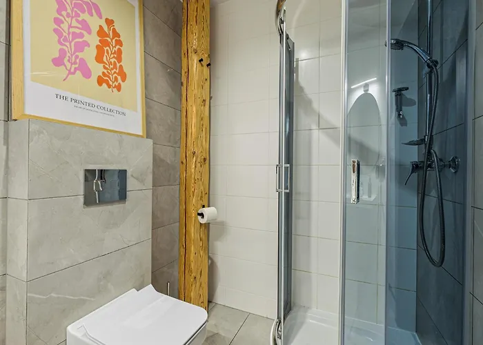 Urbanest Center Mat2a דירה קטוביץ