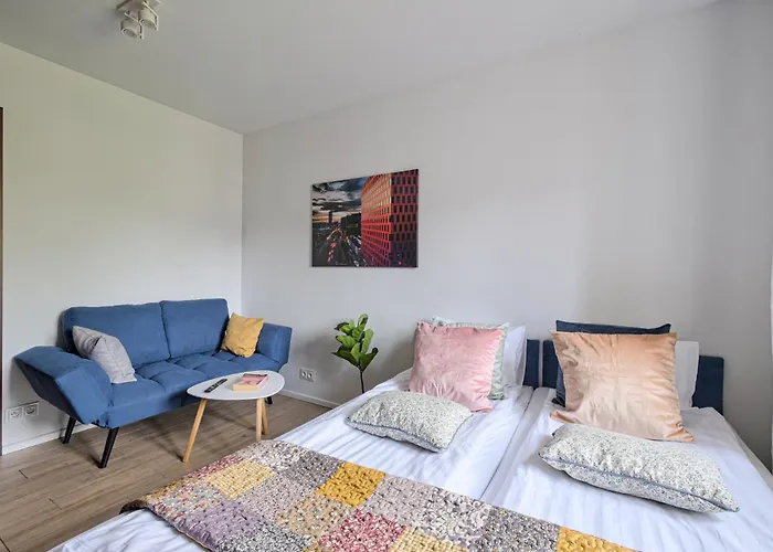 Urbanest Center Mat2a דירה *